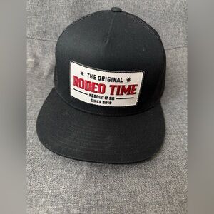 LIKE NEW MENS rodeo time SnapBack hat